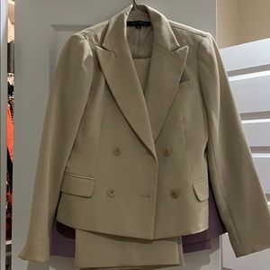 Women’s Pants Suit